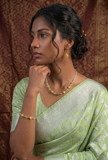 Handcrafted Demi-parure (Necklace/Bracelet/Earrings) UFO Glass and crystal beads on chain (hypoallergenic wires)